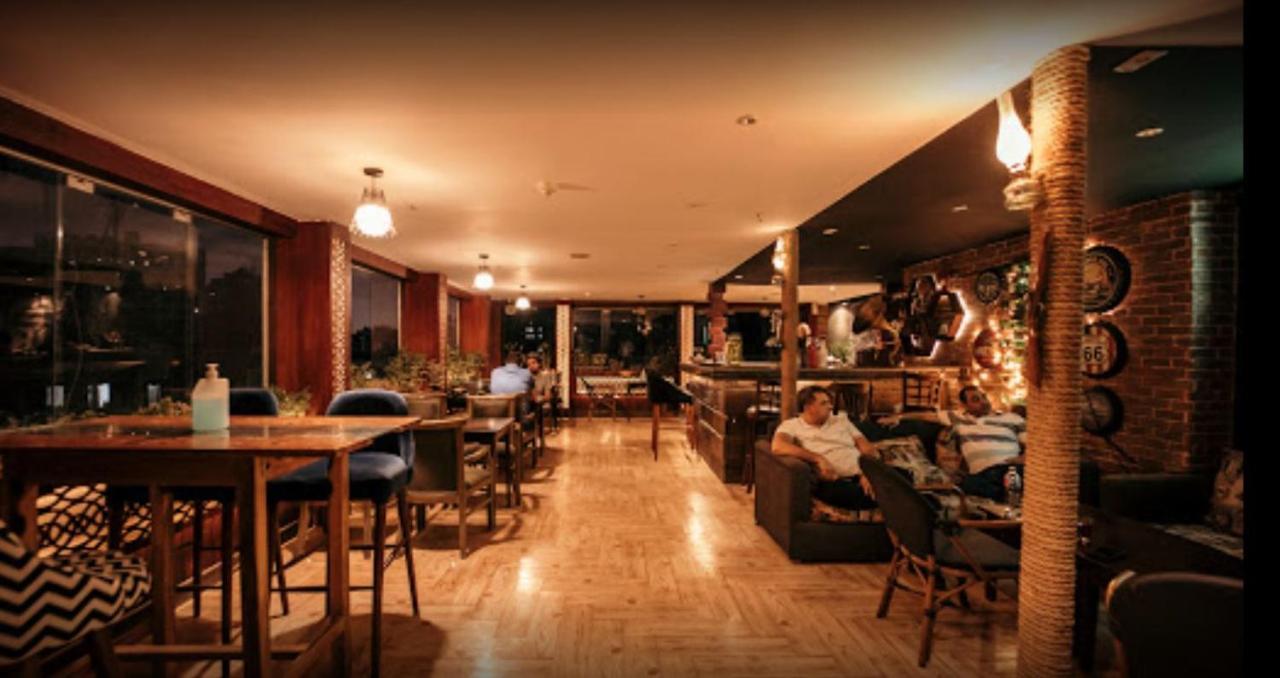 Regency Hotel ギーザ エクステリア 写真