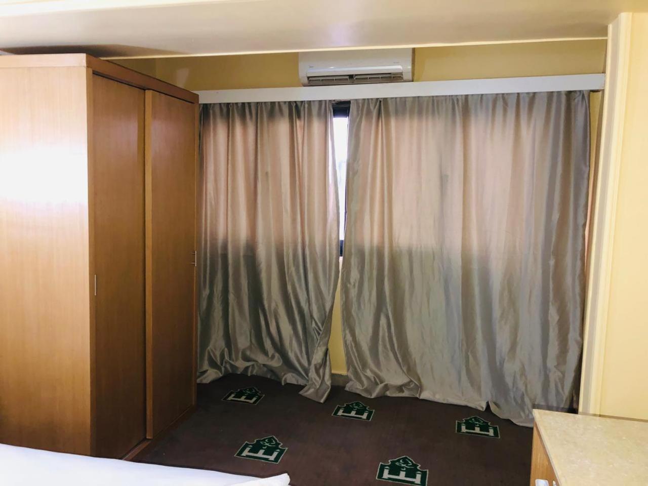 Regency Hotel ギーザ エクステリア 写真